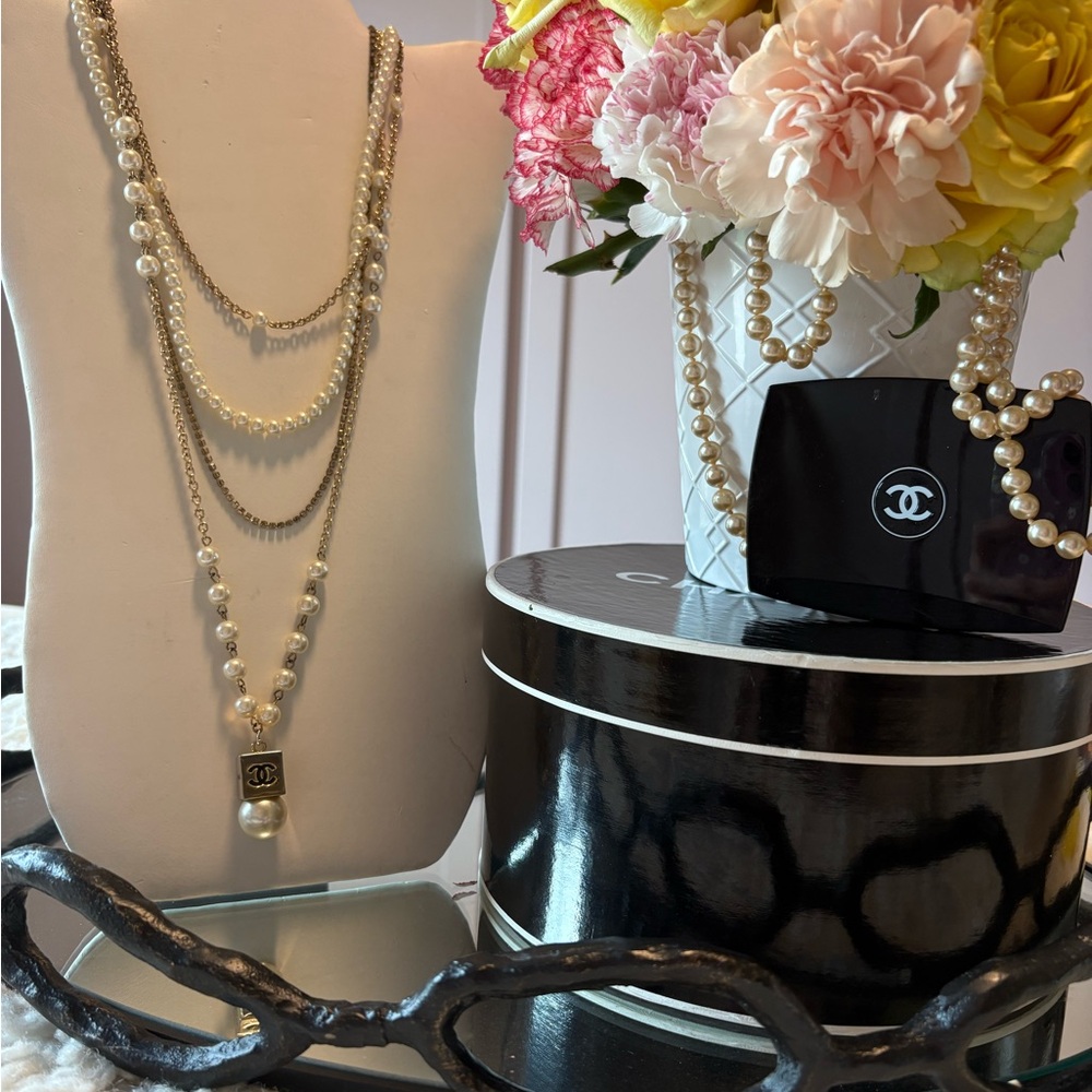 CC CHANEL inspired pearl/rhinestone layered drop necklaces - Picture 3 of 9
